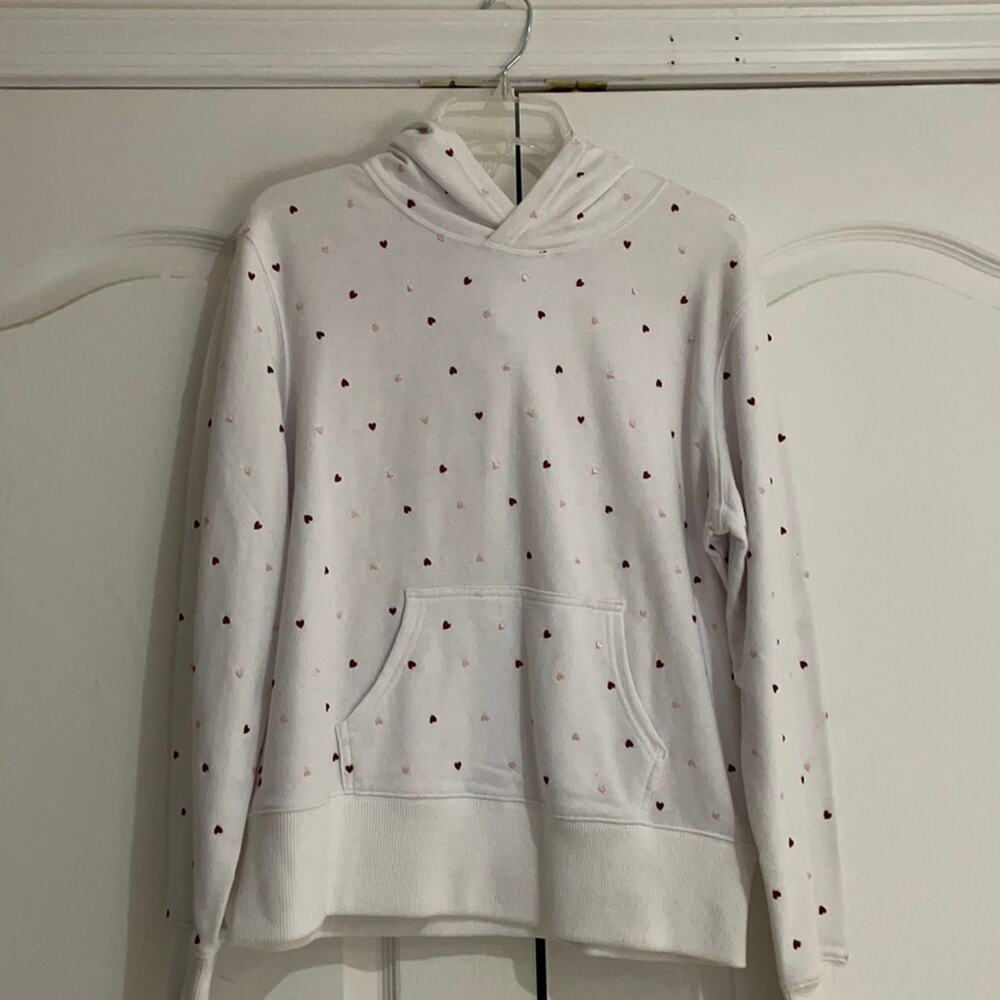 Lady foot locker L white heart embroidered euc